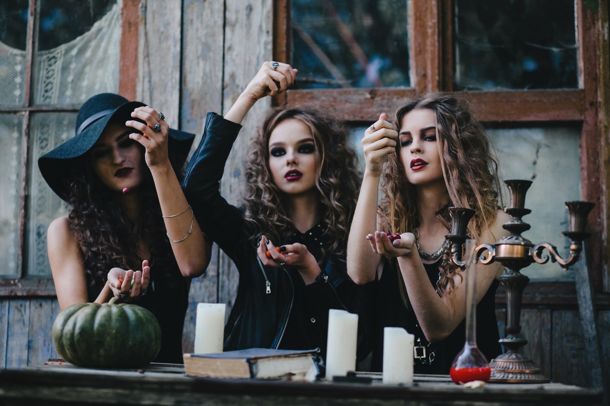 Halloween: 8 terrifying activities to do with friends